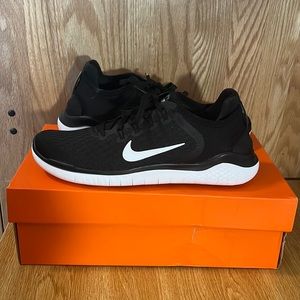 Nike Women’s Free Run 2018 9.5 - NEVER WORN